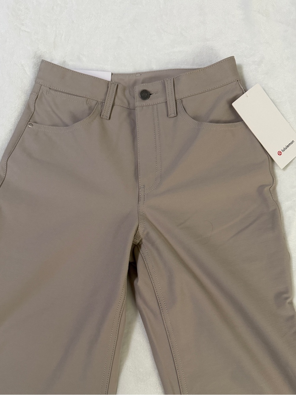 NWT - Brand New LULULEMON EasyFive High Rise Pants - Short Size 26